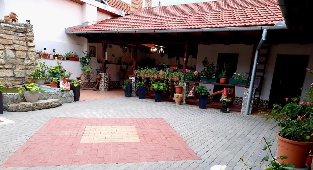 Mehadica House Villa Exterior photo
